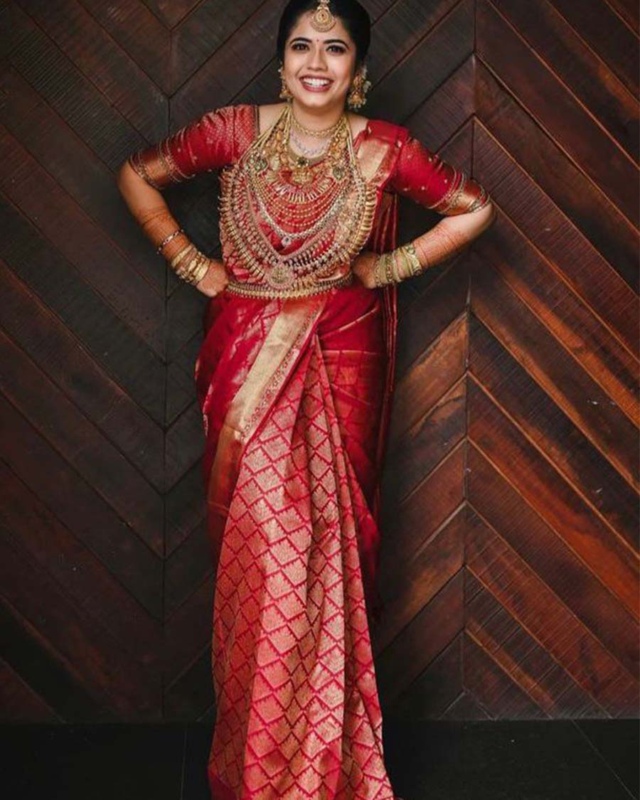 Red Color Soft Banarasi Silk Saree with Golden Zari Work – shalenafamily