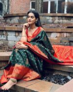 Green Color Soft Banarasi Silk Saree with Golden Zari Work - Image 4