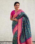 Green And Pink Color Signature Line Soft Banarasi Silk Saree with Classy Bloue Piece - Image 2