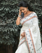 White Color Top Tier Soft Banarasi Silk Saree with Classy Bloue Piece - Image 2