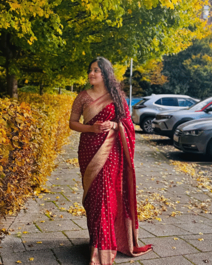 Red Color Going Fast Soft Banarasi Silk Saree with Classy Bloue Piece