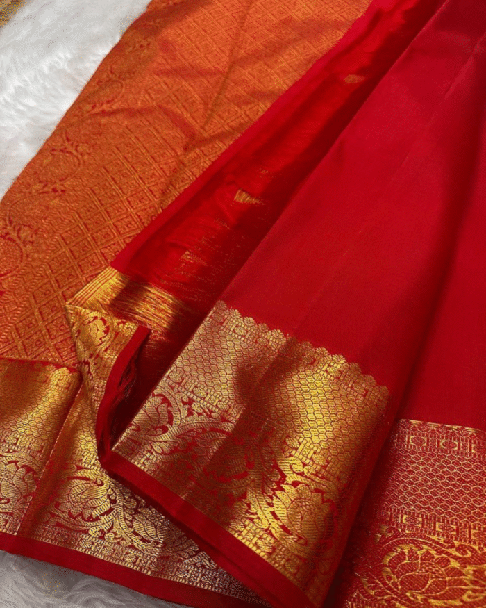 Red Color Viral Pick Soft Banarasi Silk Saree with Classy Bloue Piece - Image 4