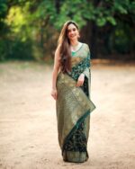 Green Color Recently Launched Soft Banarasi Silk Saree with Classy Bloue Piece - Image 5