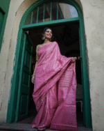 Light Pink Color Hot Right Now Soft Banarasi Silk Saree with Classy Bloue Piece - Image 2