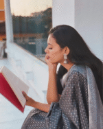 Black Color New Drop Soft Banarasi Silk Saree with Classy Bloue Piece - Image 3