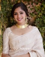 White Color Elite Pick Soft Banarasi Silk Saree with Classy Blouse Piece - Image 6