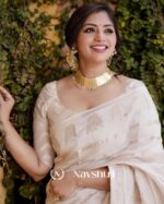 White Color Elite Pick Soft Banarasi Silk Saree with Classy Blouse Piece - Image 4