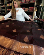 Preety Purple Color Soft Banarasi Silk Saree With Pure Golden Zari Work & Classy Blouse Piece - Image 4