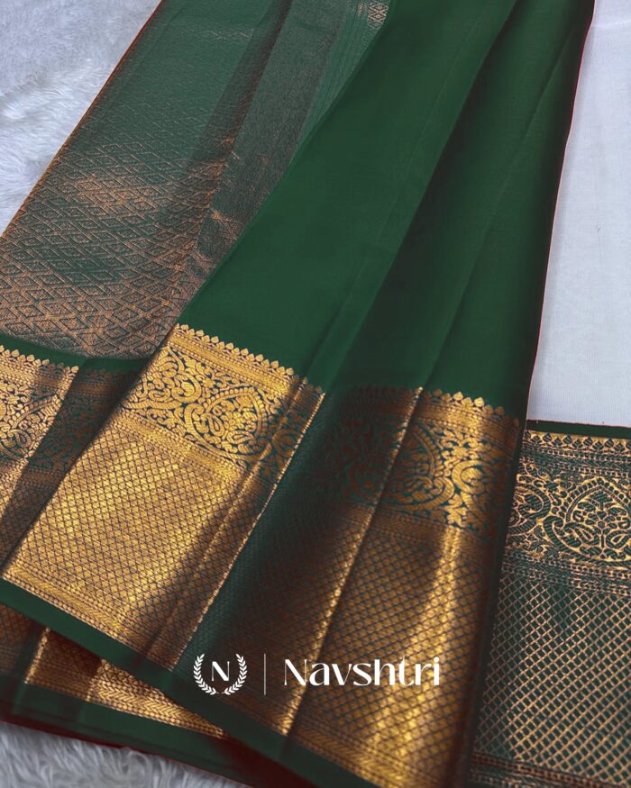 Cream Color Color Viral Pure Golden Zari Work Soft Banarasi Silk Saree with Classy Blouse Piece - Image 4