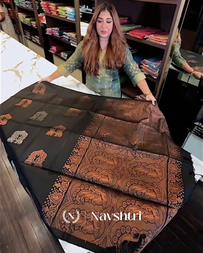Demanding Black Color Soft Banarasi Silk Saree With Pure Golden Zari Work & Classy Blouse Piece - Image 5