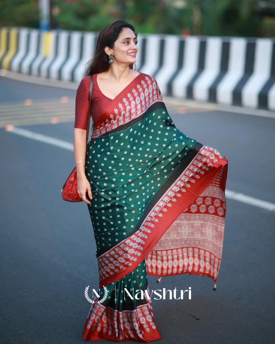 Image00004 Green And Red Color 1 Minute Ready to Wear Digitial Printed Crape Silk Saree - Image 1